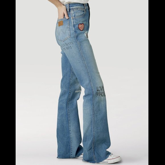 WRANGLER X FENDER WESTWARD ROCKSTAR SOUVENIR JEAN IN WORN INDIGO - Picture 2 of 9